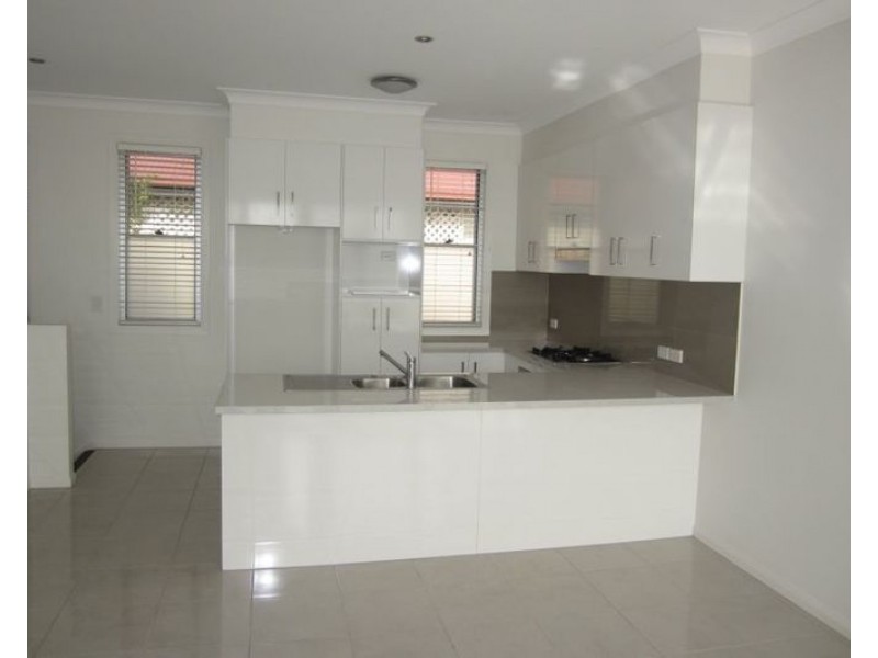 2/79 Hawthorne Rd, Hawthorne QLD 4171