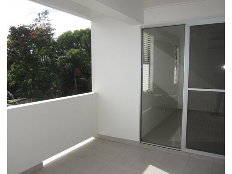 2/79 Hawthorne Rd, Hawthorne QLD 4171