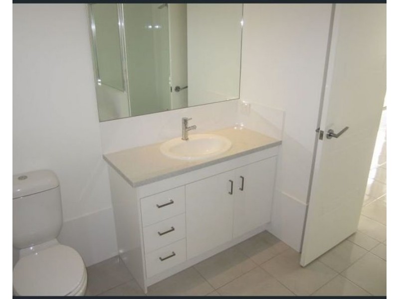 2/79 Hawthorne Rd, Hawthorne QLD 4171