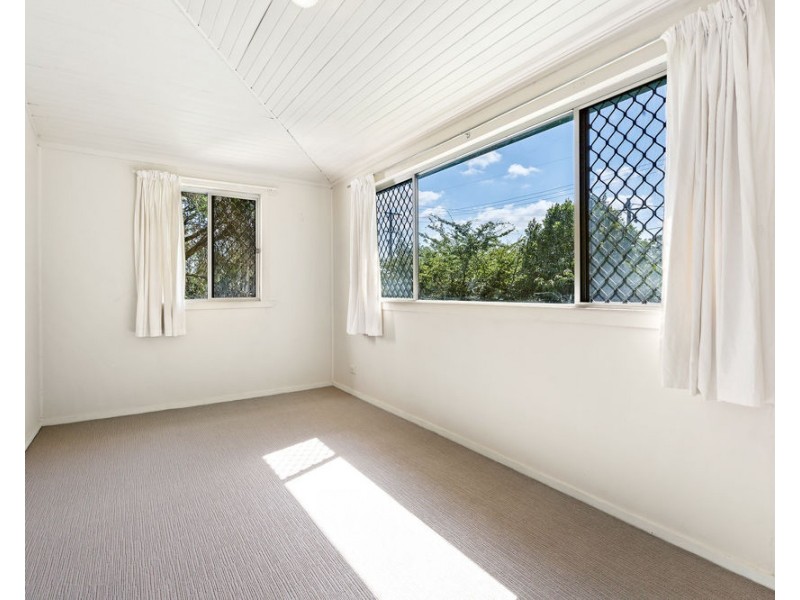 69 Bernecker Street, Carina QLD 4152