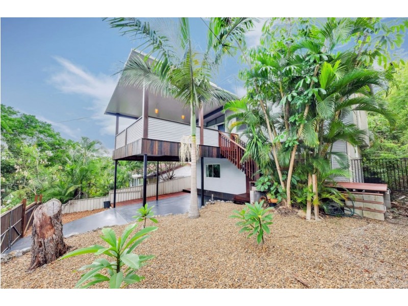 31 Dobbs Street, Holland Park West QLD 4121