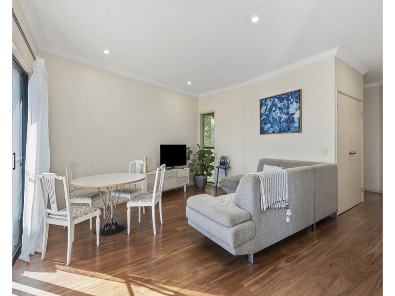 4/336 Cavendish Rd, Coorparoo QLD 4151