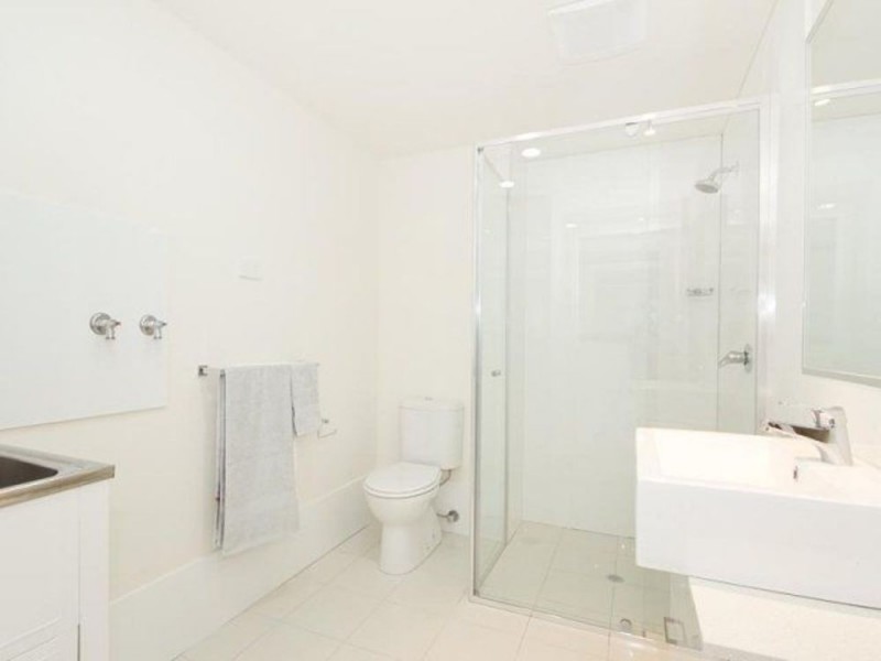 8/12 Lake Street, Yeronga QLD 4104