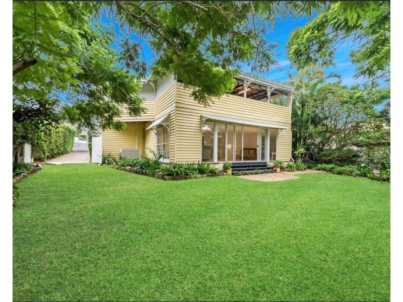 15 TARM ST, Wavell Heights QLD 4012