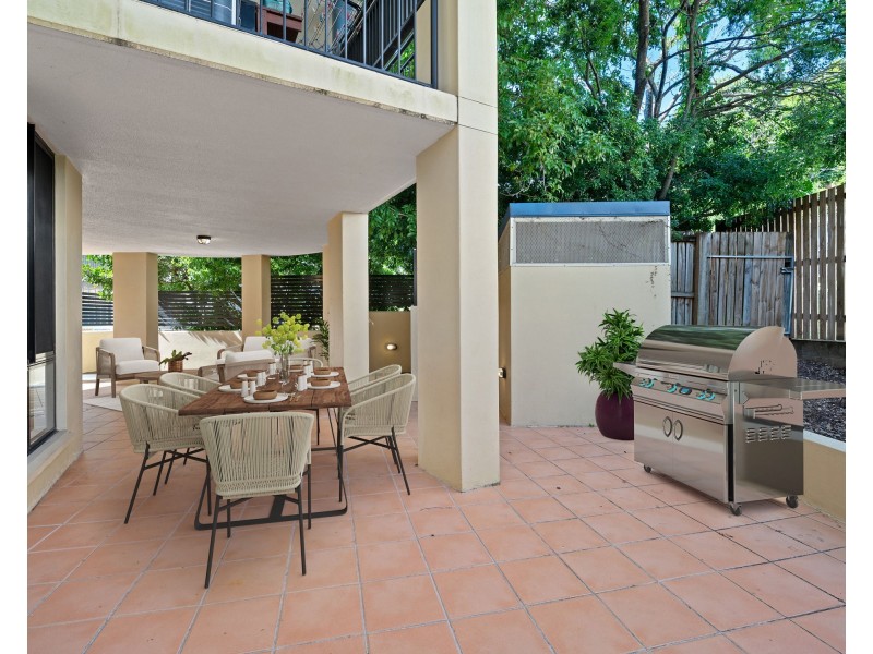 3/121 Sir Fred Schonell Drive, St Lucia QLD 4067