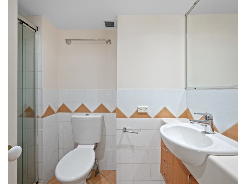 3/121 Sir Fred Schonell Drive, St Lucia QLD 4067