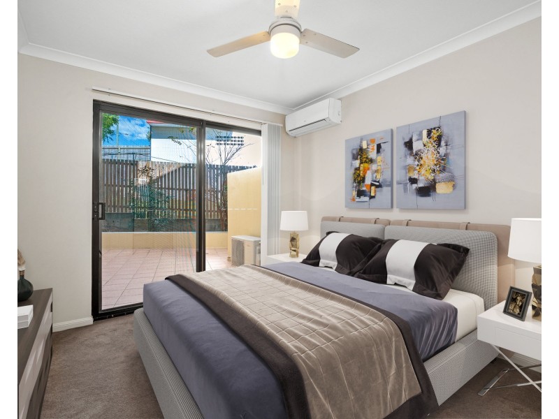3/121 Sir Fred Schonell Drive, St Lucia QLD 4067