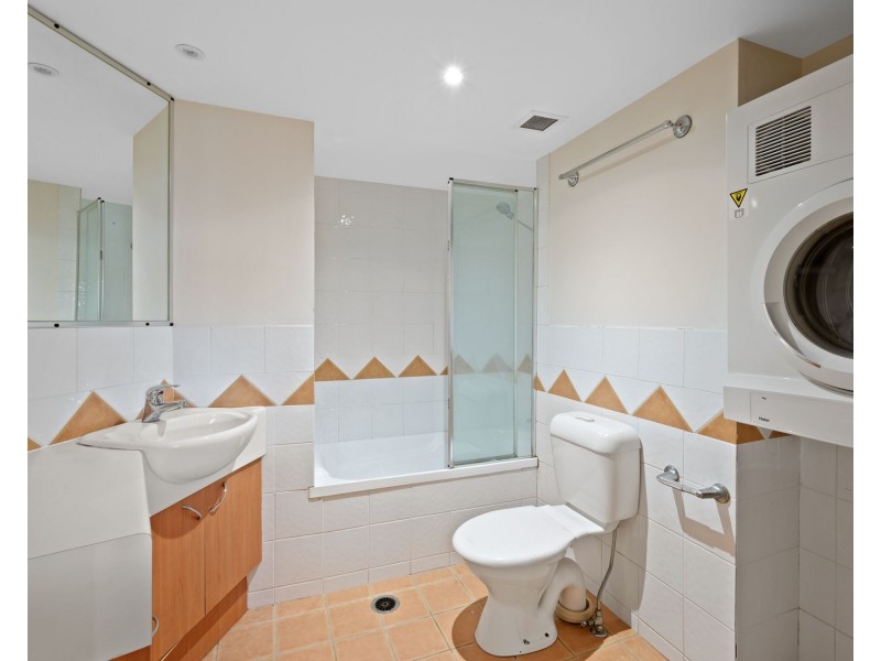 3/121 Sir Fred Schonell Drive, St Lucia QLD 4067