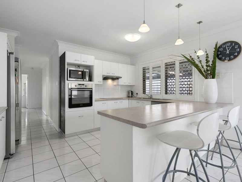 2 Sunnyvale Place, Belmont QLD 4153