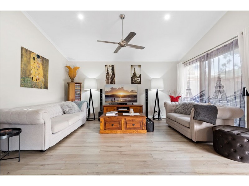 39 Regents Circuit, Forest Lake QLD 4078