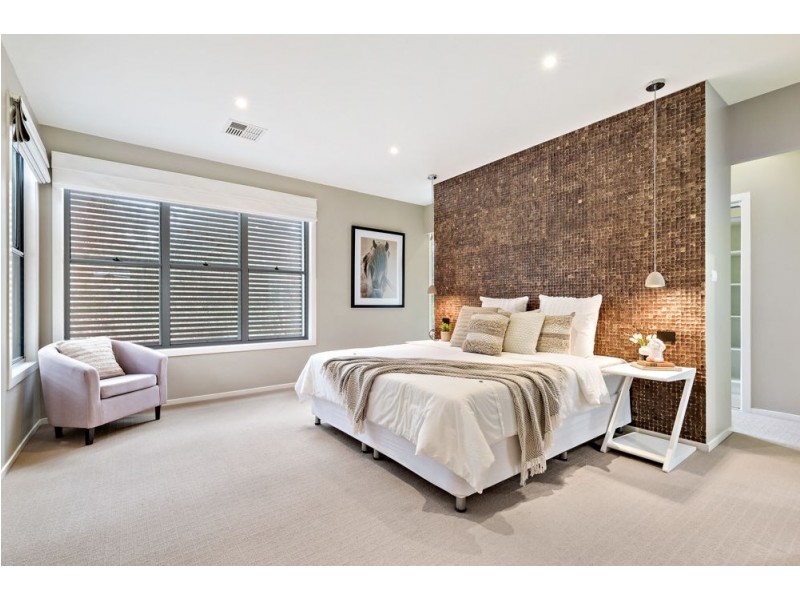 38 Lomandra Place, Chapel Hill QLD 4069