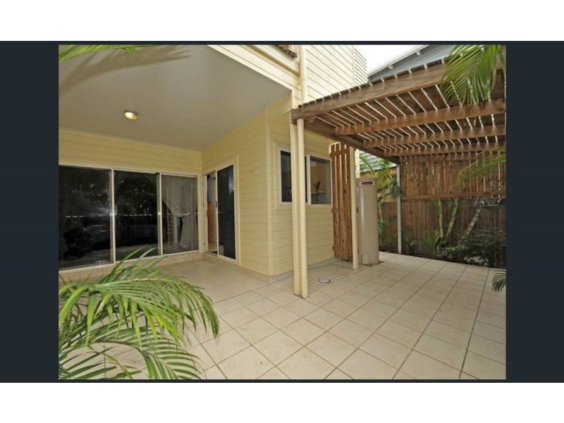 2/6 Elliott Street, Hawthorne QLD 4171