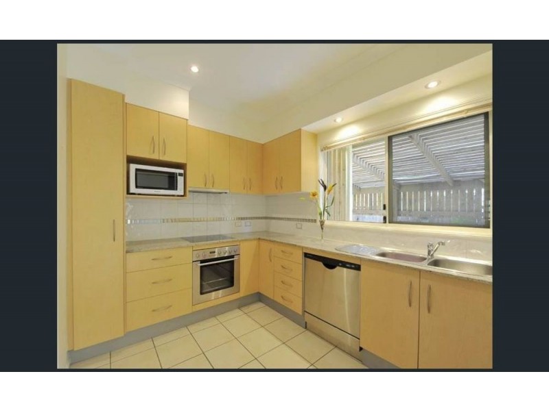 2/6 Elliott Street, Hawthorne QLD 4171