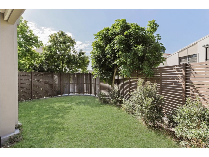 1/1 Celestial Crt, Carina QLD 4152