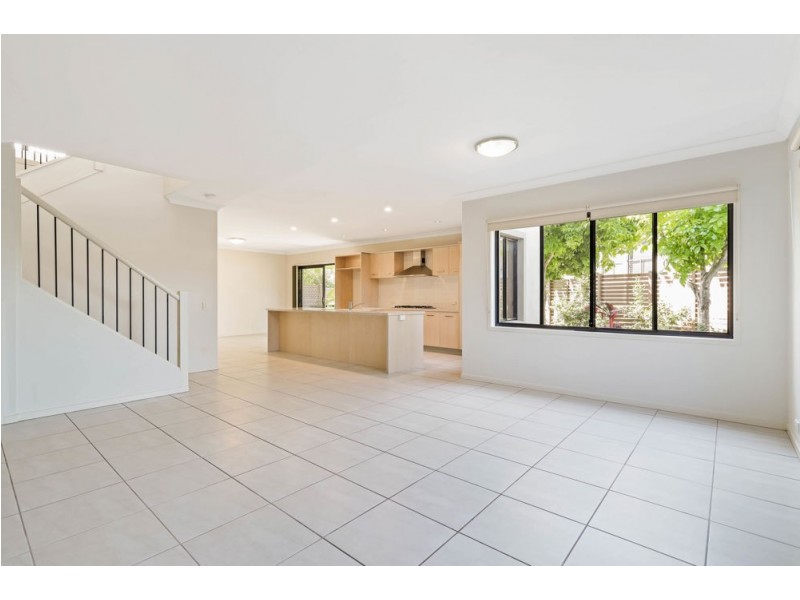 1/1 Celestial Crt, Carina QLD 4152