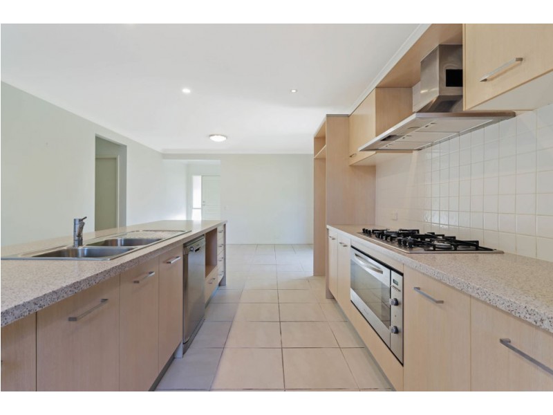 1/1 Celestial Crt, Carina QLD 4152