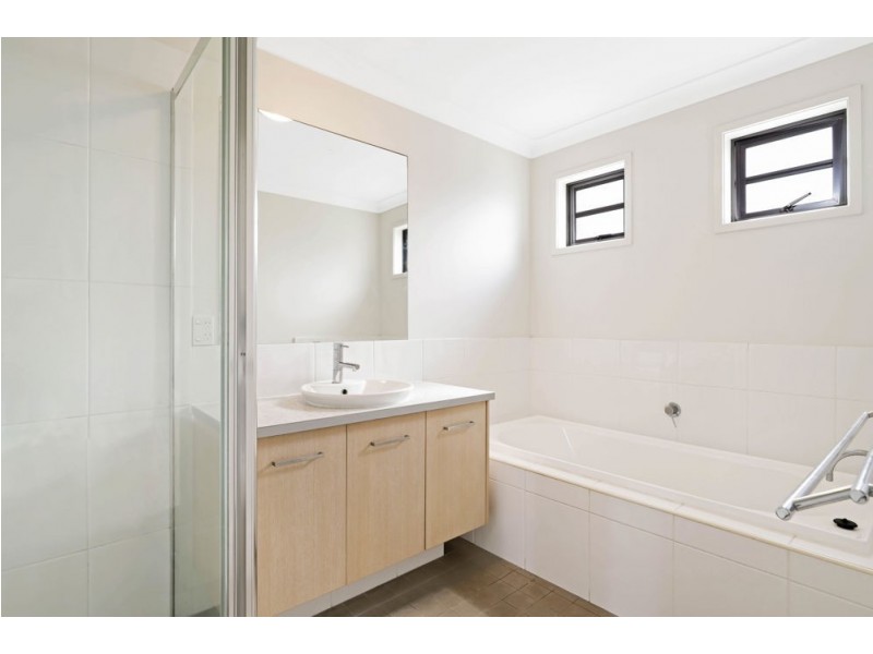 1/1 Celestial Crt, Carina QLD 4152