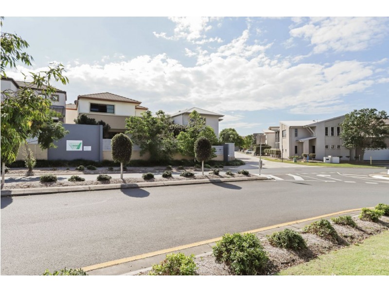 1/1 Celestial Crt, Carina QLD 4152