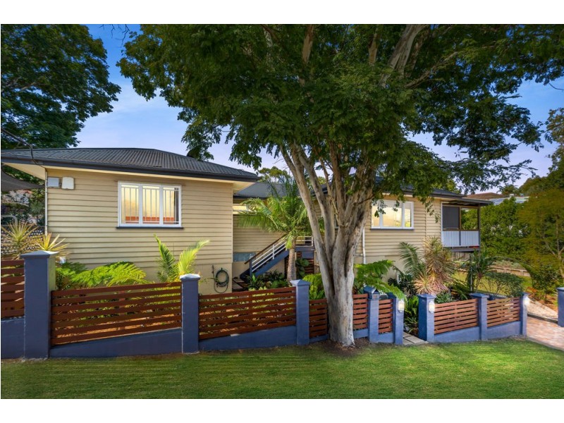 111 Murton Avenue, Holland Park QLD 4121