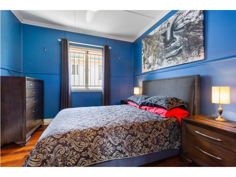 111 Murton Avenue, Holland Park QLD 4121