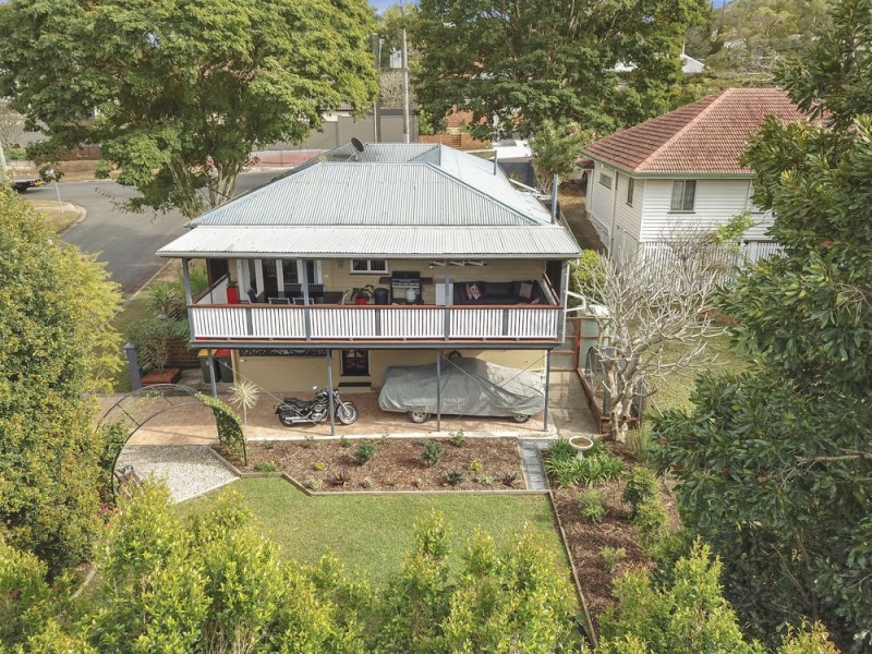 111 Murton Avenue, Holland Park QLD 4121