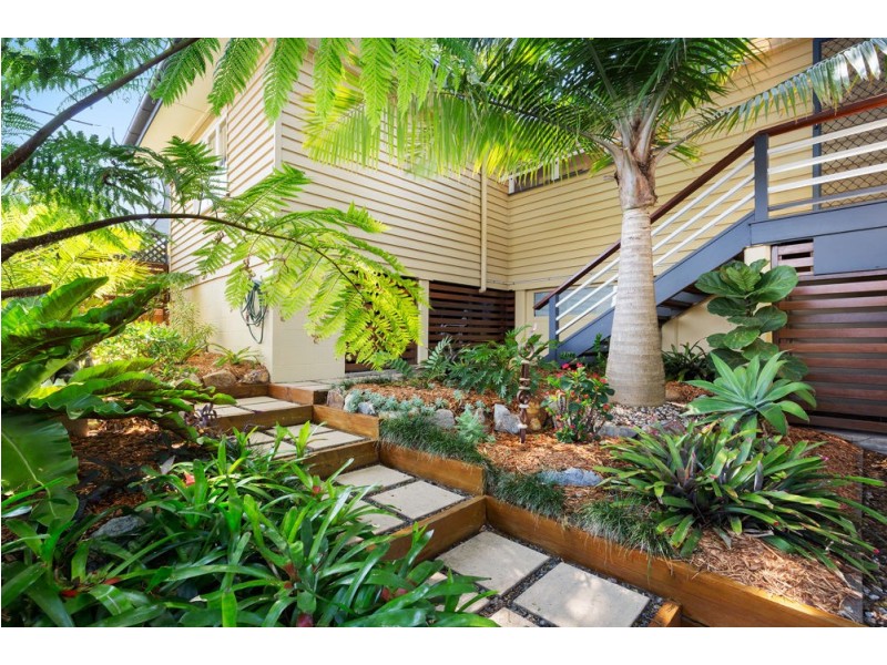 111 Murton Avenue, Holland Park QLD 4121