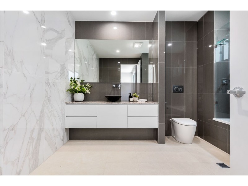 6A Orchard Terrace, St Lucia QLD 4067