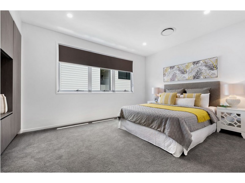 6A Orchard Terrace, St Lucia QLD 4067