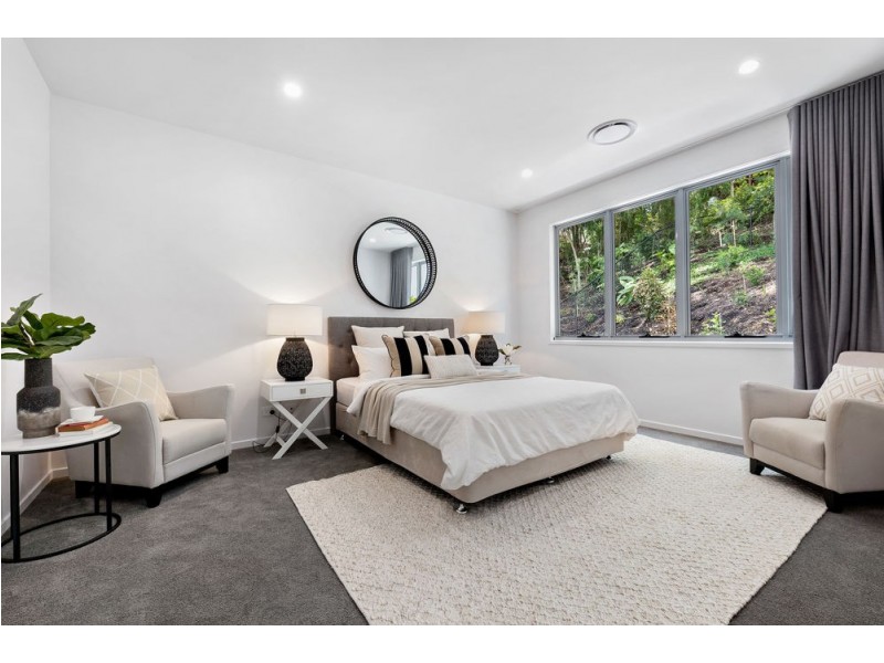 6A Orchard Terrace, St Lucia QLD 4067