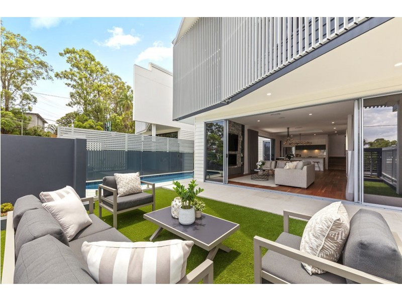 6A Orchard Terrace, St Lucia QLD 4067
