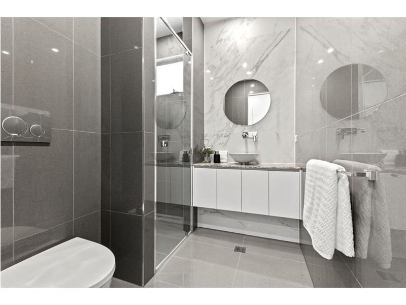 6A Orchard Terrace, St Lucia QLD 4067