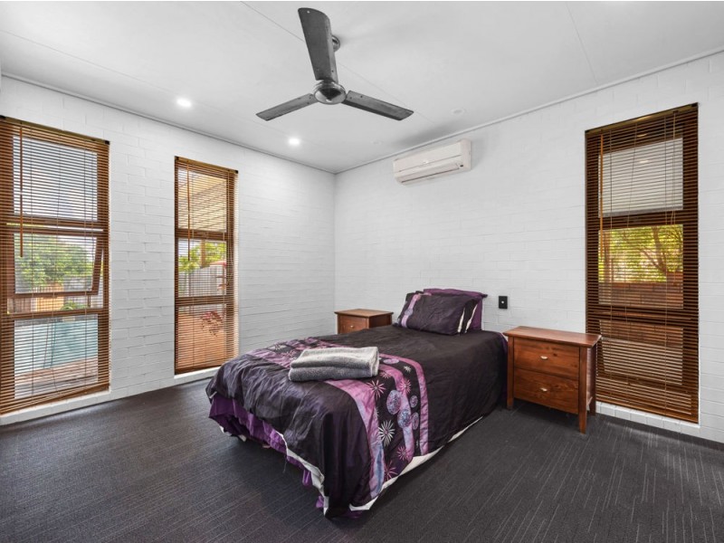 33 East Street, Camp Hill QLD 4152