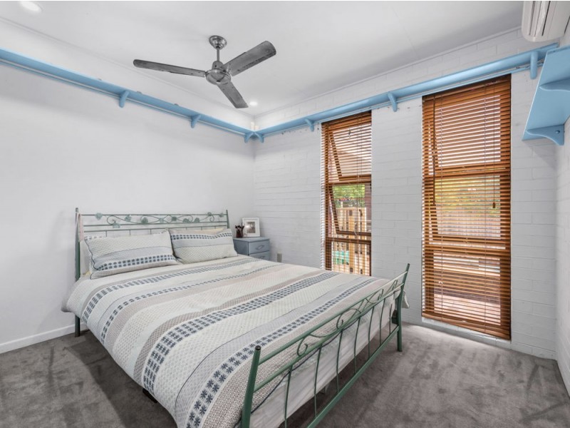 33 East Street, Camp Hill QLD 4152