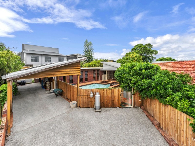 33 East Street, Camp Hill QLD 4152