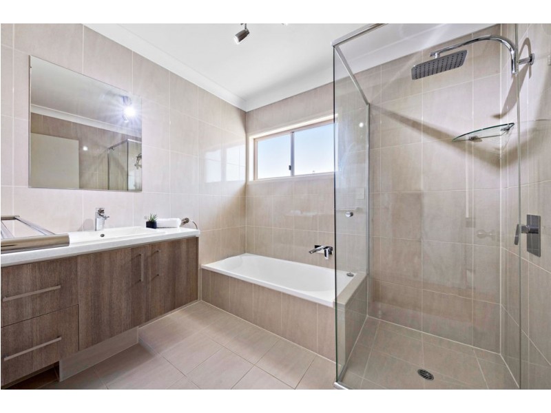 5 Barcelona Street, Wishart QLD 4122