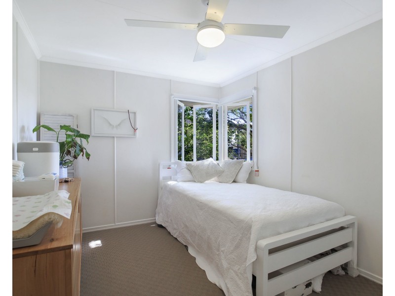 6 Selcroft Street, Manly West QLD 4179