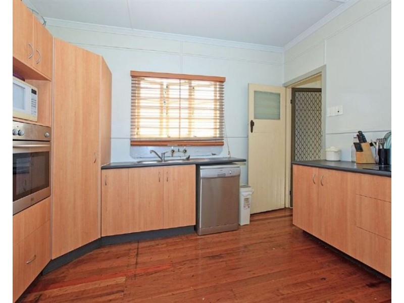 160 Morehead Avenue, Norman Park QLD 4170