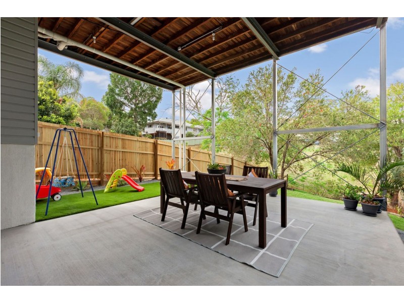 27 Mapleton Street, Mount Gravatt East QLD 4122