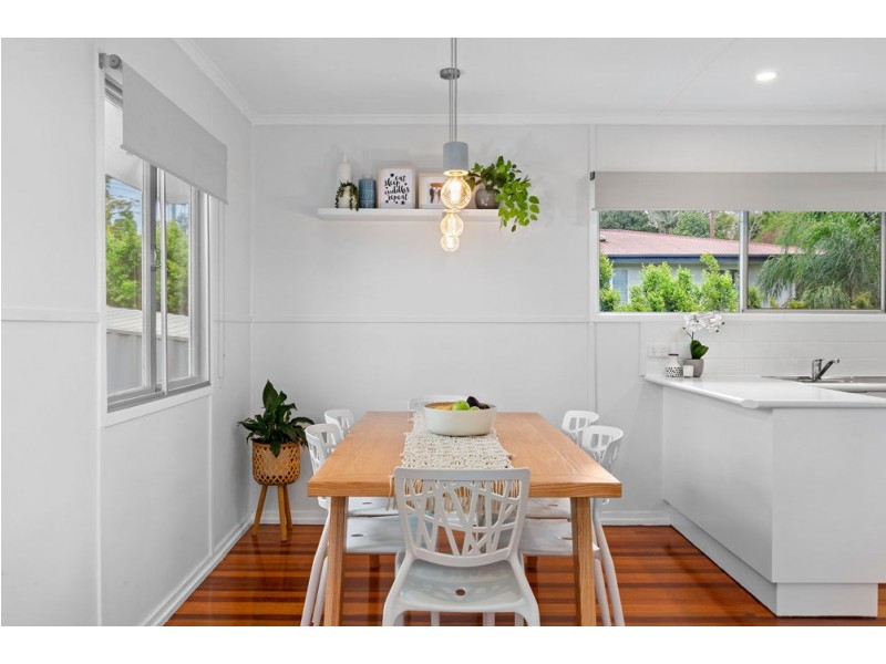 27 Mapleton Street, Mount Gravatt East QLD 4122