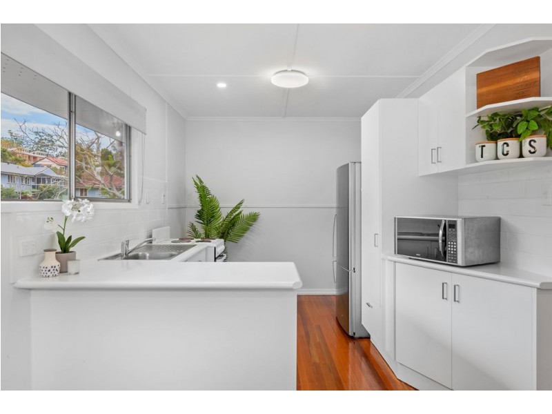 27 Mapleton Street, Mount Gravatt East QLD 4122