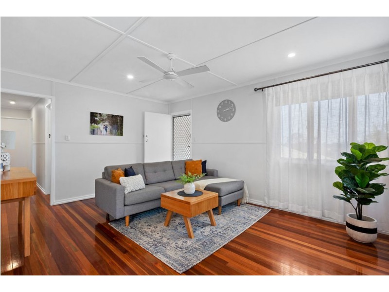 27 Mapleton Street, Mount Gravatt East QLD 4122