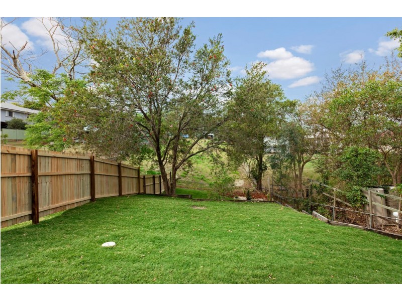 27 Mapleton Street, Mount Gravatt East QLD 4122