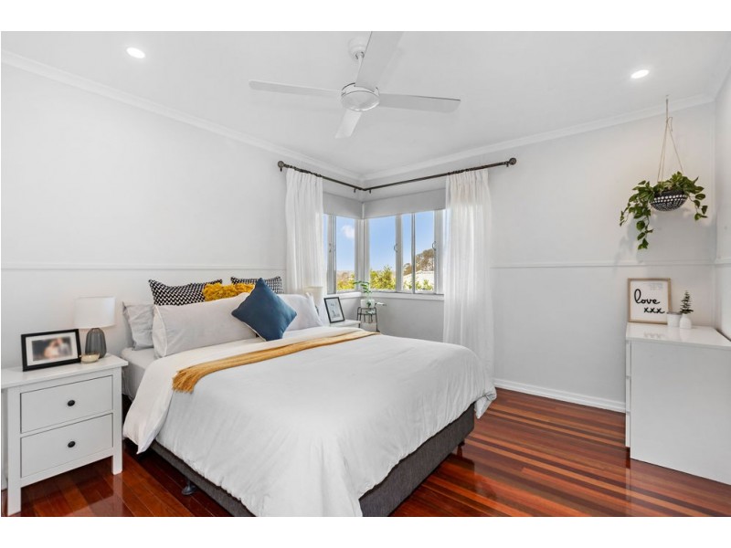 27 Mapleton Street, Mount Gravatt East QLD 4122