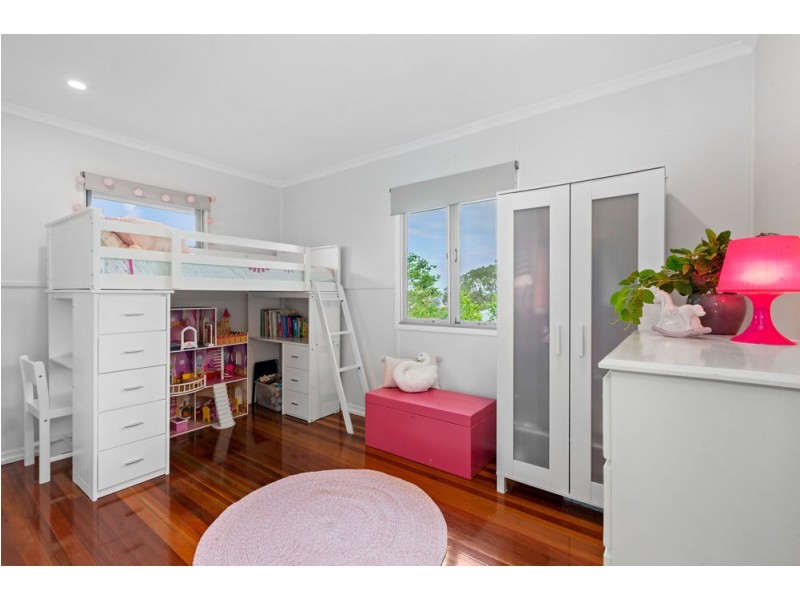 27 Mapleton Street, Mount Gravatt East QLD 4122