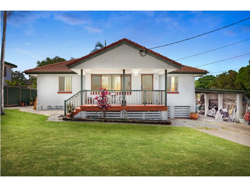 9 Arura Street, Mansfield QLD 4122