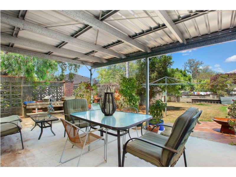 9 Arura Street, Mansfield QLD 4122