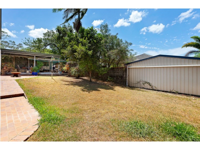 9 Arura Street, Mansfield QLD 4122