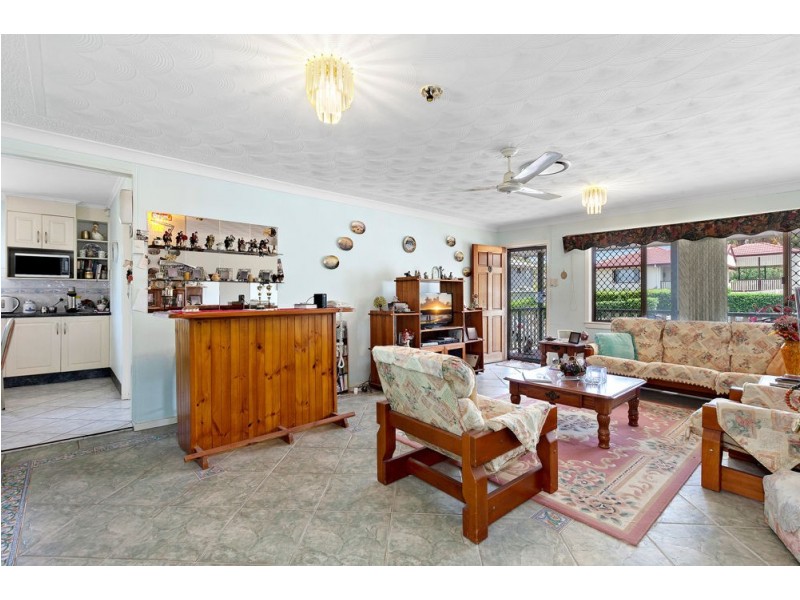 9 Arura Street, Mansfield QLD 4122