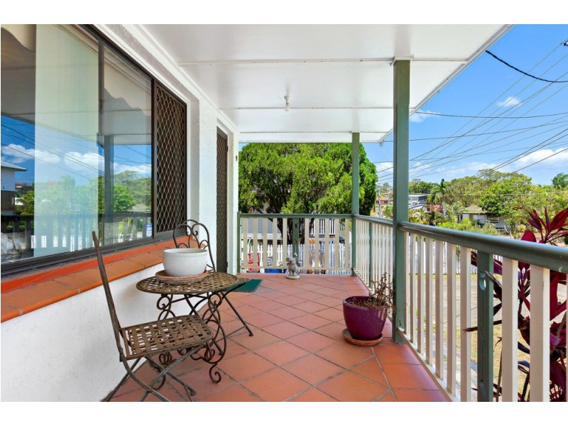 9 Arura Street, Mansfield QLD 4122