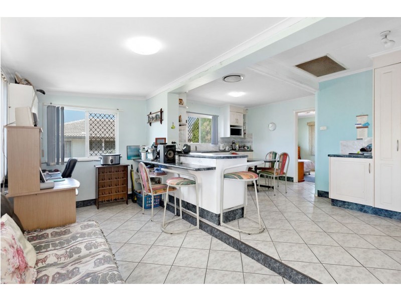 9 Arura Street, Mansfield QLD 4122